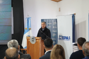 Figueroa defendió las empresas públicas y destacó inversiones récord en agua y saneamiento