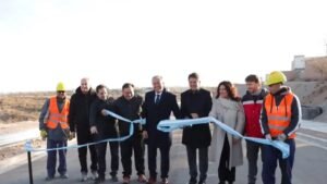 Transformación en el norte neuquino: inauguraron el asfalto de la calle Pilmaiquén que beneficiará a cientos de vecinos