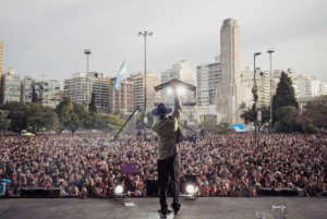 Abel Pintos cerró los festejos por el Día de la Bandera ante más de 350.000 personas en Rosario