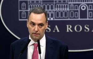 Senado: el oficialismo logró postergar una semana la sesión por Manuel Adorni, pero avanza la interpelación