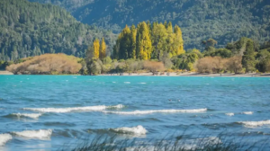 Una mujer cayó al río en Lago Puelo y fue trasladada al hospital por hipotermia