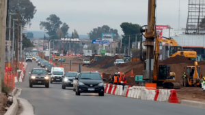 Obras en Avenida Mosconi: pese a los desvíos, el tránsito hacia Neuquén no se alteró 