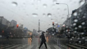Chaparrones y máxima de 15 grados: qué dice el pronóstico para este domingo en Buenos Aires