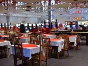 Trabajó 18 años de pie en un casino y la Justicia reconoció que sufrió una enfermedad laboral