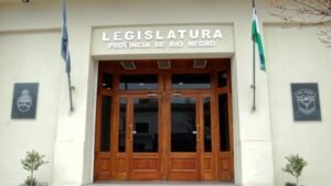 Ingresó a la Legislatura el proyecto para el pase a planta permanente de trabajadores estatales rionegrinos