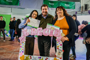 Weretilneck encabezó la entrega de 80 certificados a nuevos cuidadores domiciliarios en Viedma