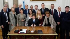 Encuesta que preocupa al Gabinete: varios ministros tienen saldo negativo de imagen y alto nivel de desconocimiento