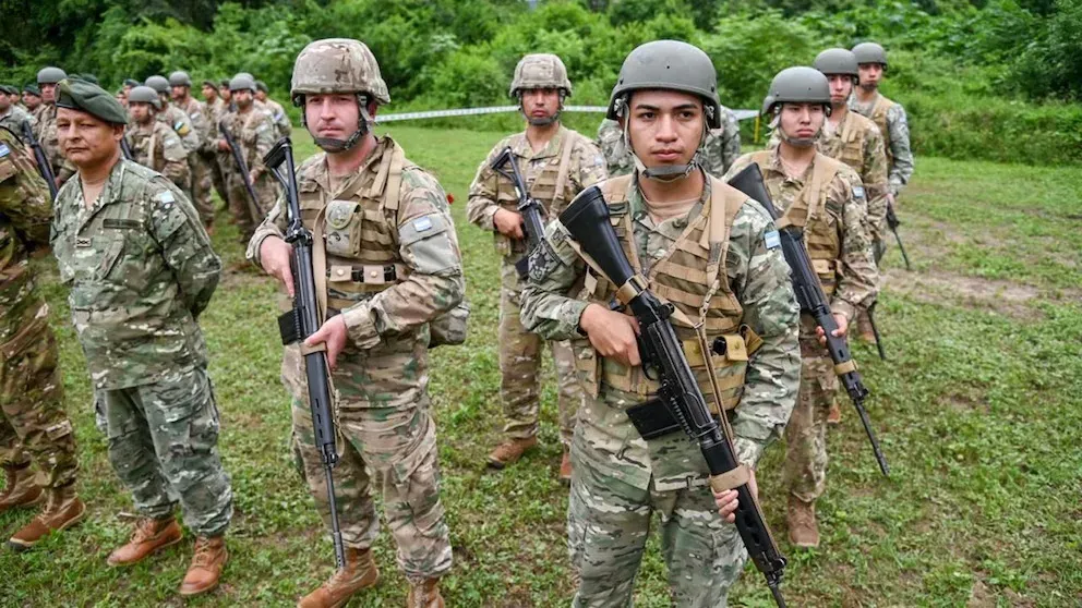 Aumento para militares y fuerzas federales: cuánto subirán los salarios hasta diciembre