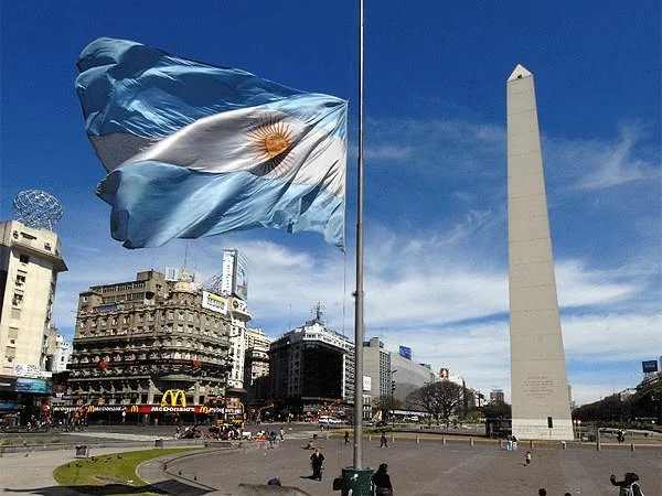 Lunes con cielo algo nublado y máxima de 13°C: así estará el clima en Buenos Aires