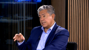 Figueroa defendió a CALF en la disputa con Estados Unidos por su acuerdo con Huawei