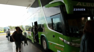 Por el temporal, Vía Bariloche hizo regresar sus colectivos a la Terminal de Neuquén 