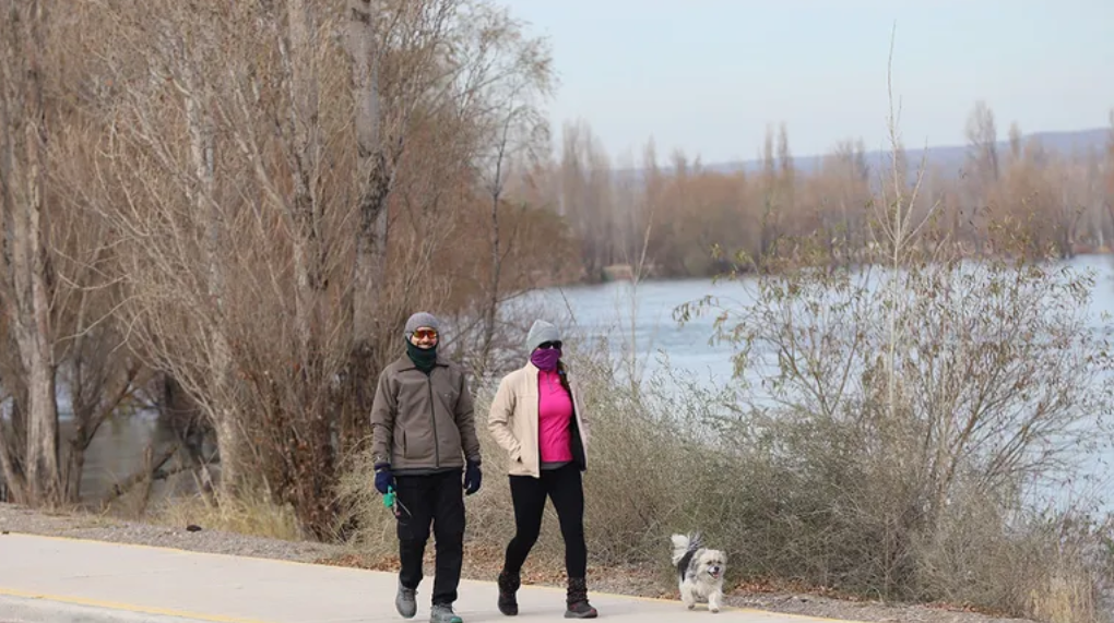 Frío, heladas y una tarde más templada: así estará el tiempo este jueves en Neuquén