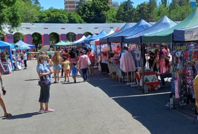 Neuquén reguló las ferias, showrooms y saladitas: qué cambia con la nueva ordenanza