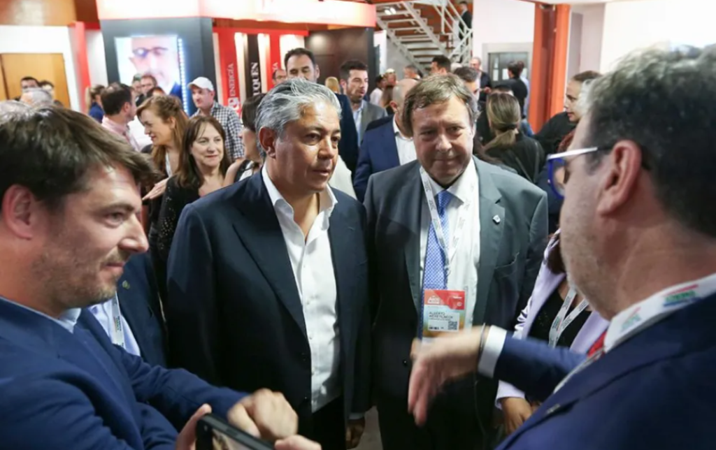 Figueroa reclamó mayor aporte de las petroleras para financiar las obras que demanda Vaca Muerta