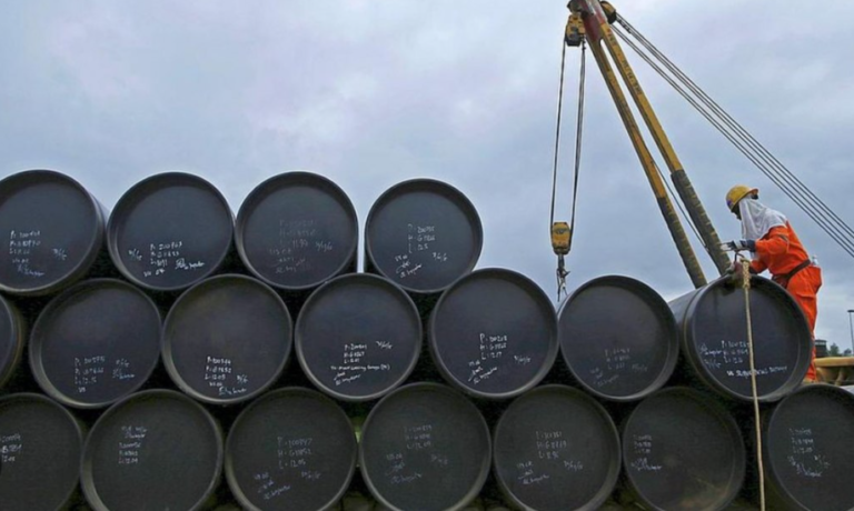 El petróleo vuelve a superar los US: qué impacto tiene en Argentina