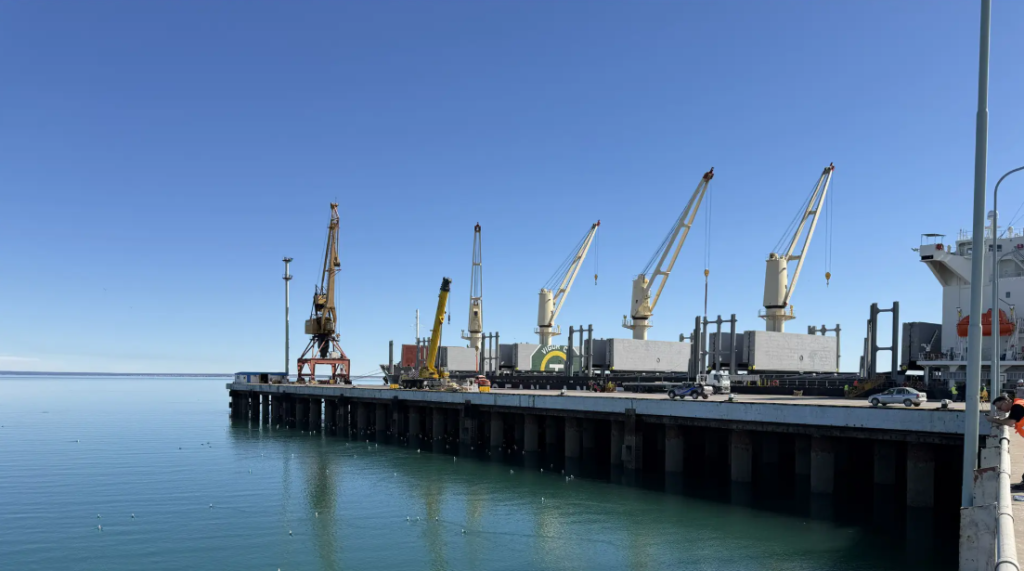 Vaca Muerta impulsa al puerto de San Antonio Este: más cargas, camiones y trabajo