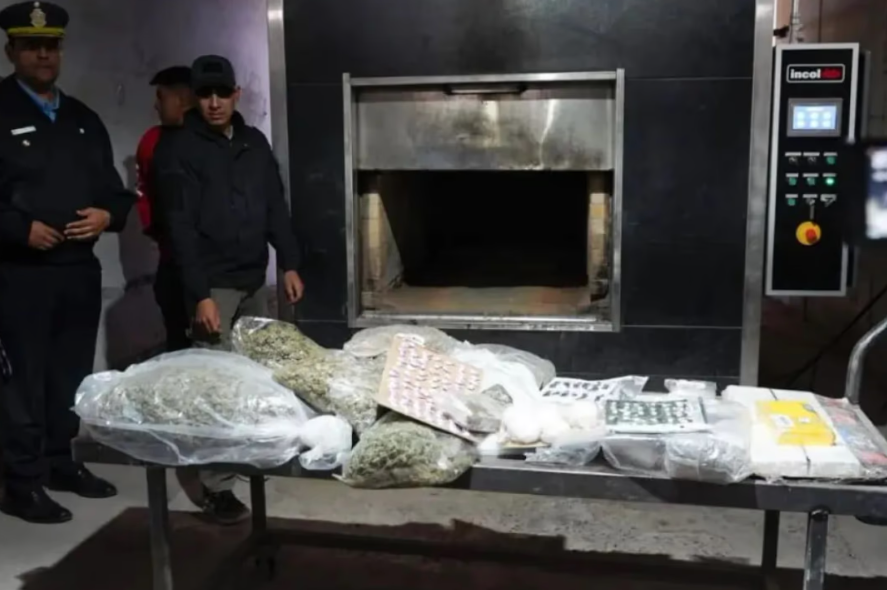 Neuquén concretó la tercera quema de droga: destruyeron más de 115 kilos de sustancias