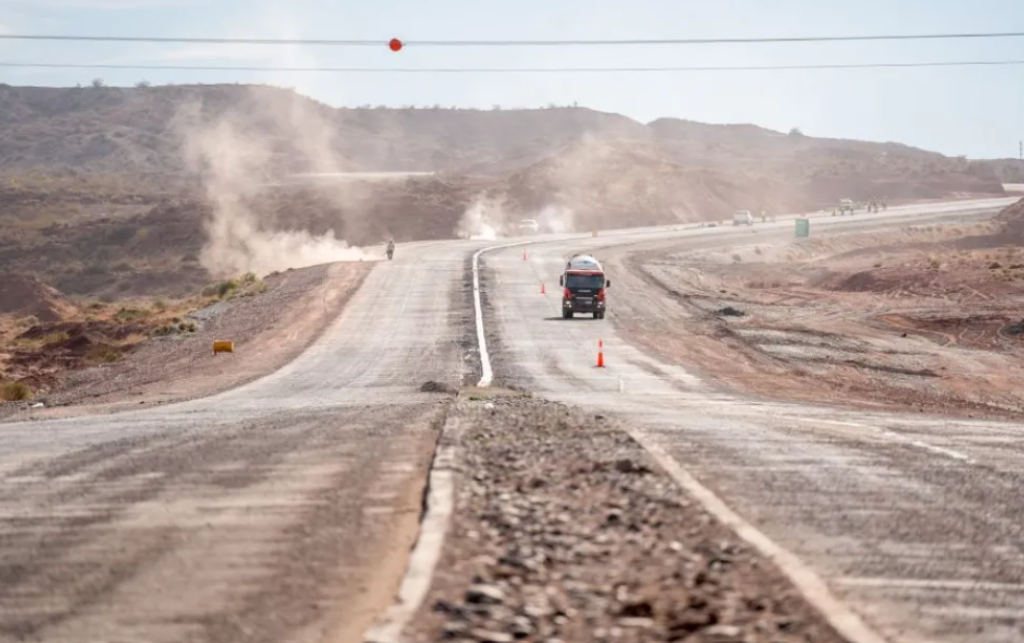Neuquén prepara un acuerdo con petroleras para construir 1.000 kilómetros de rutas antes de fin de año