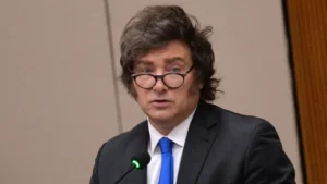 Javier Milei viaja a Rosario y la Bolsa de Comercio pone el foco en el tren de cargas y el agro