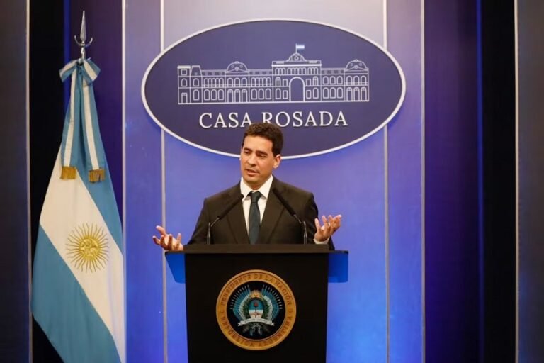 Postura oficial sobre el endeudamiento: el Gobierno aclaró que no impulsará la asistencia financiera a familias