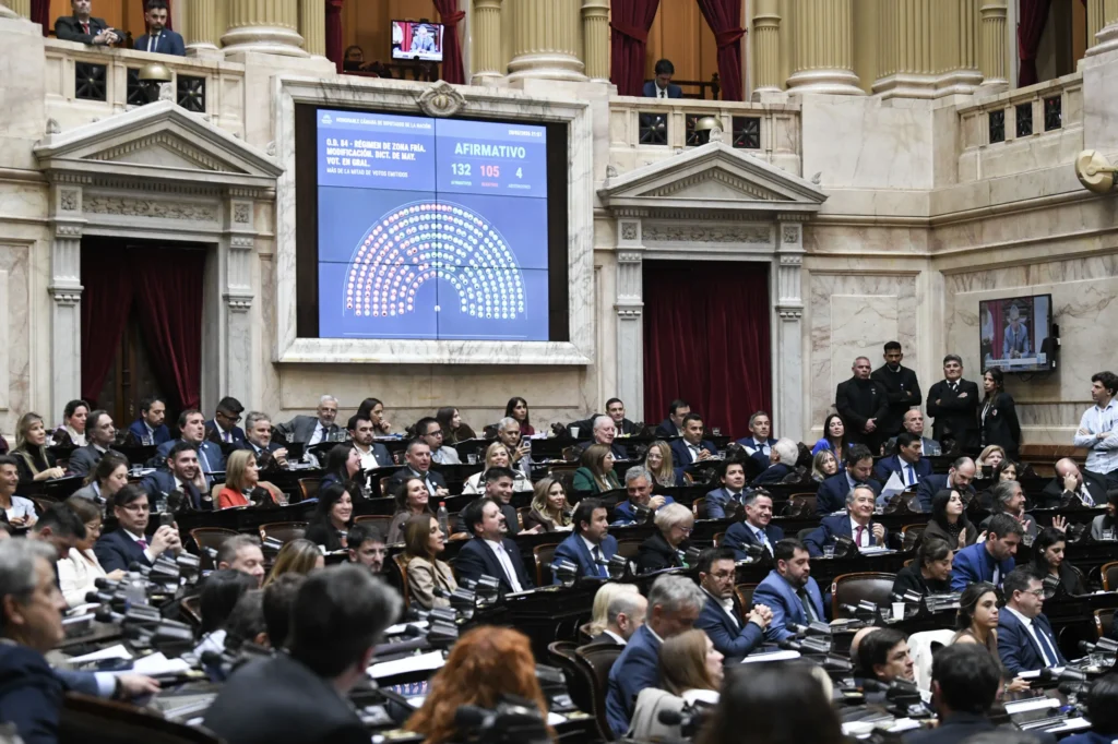 El oficialismo negocia con aliados para destrabar su agenda legislativa en septiembre
