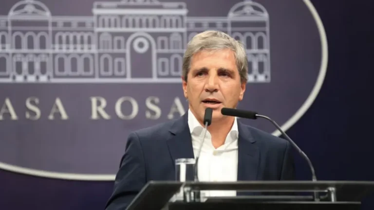 Luis Caputo dará una conferencia de prensa para anunciar nuevas medidas económicas antes del debate en Diputados