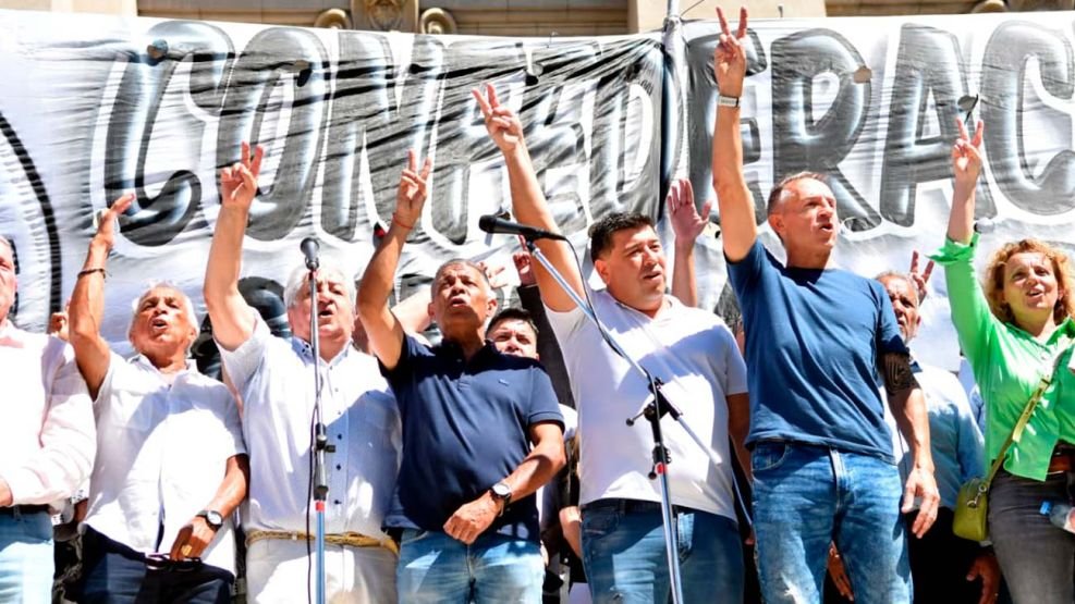 El Gobierno minimiza la marcha de la CGT, pero reconoce la gravedad del endeudamiento familiar
