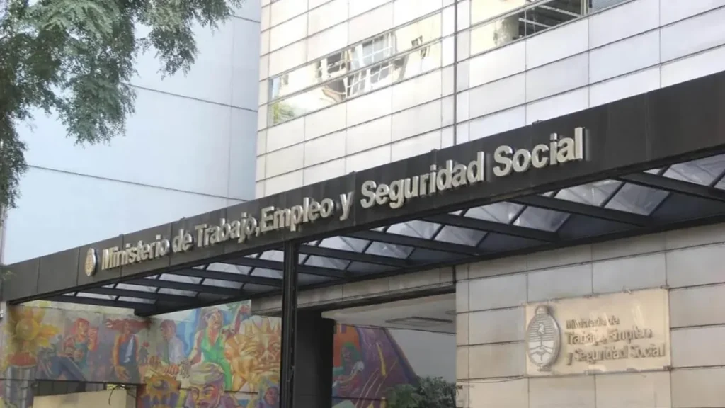 Fracasó la reunión del Consejo del Salario: gremios y empresarios no lograron un acuerdo y el Gobierno fijará el nuevo mínimo