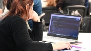 Educación: el programa Río Negro Bilingüe acompaña con tutorías a más de 6.000 estudiantes