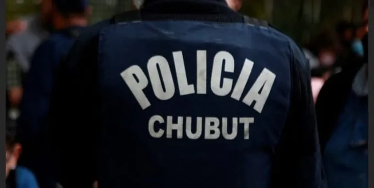 Chubut inhabilitó a un conductor que permitió que su hija menor manejara