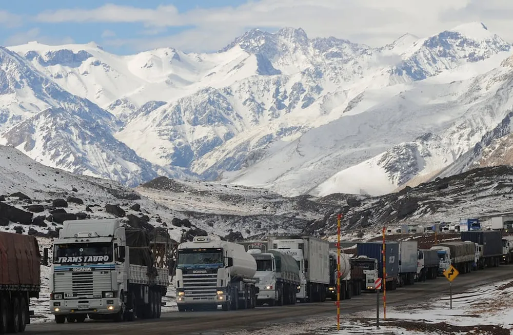 Reabre el Paso Cristo Redentor en Mendoza tras más de un mes de cierre por las nevadas