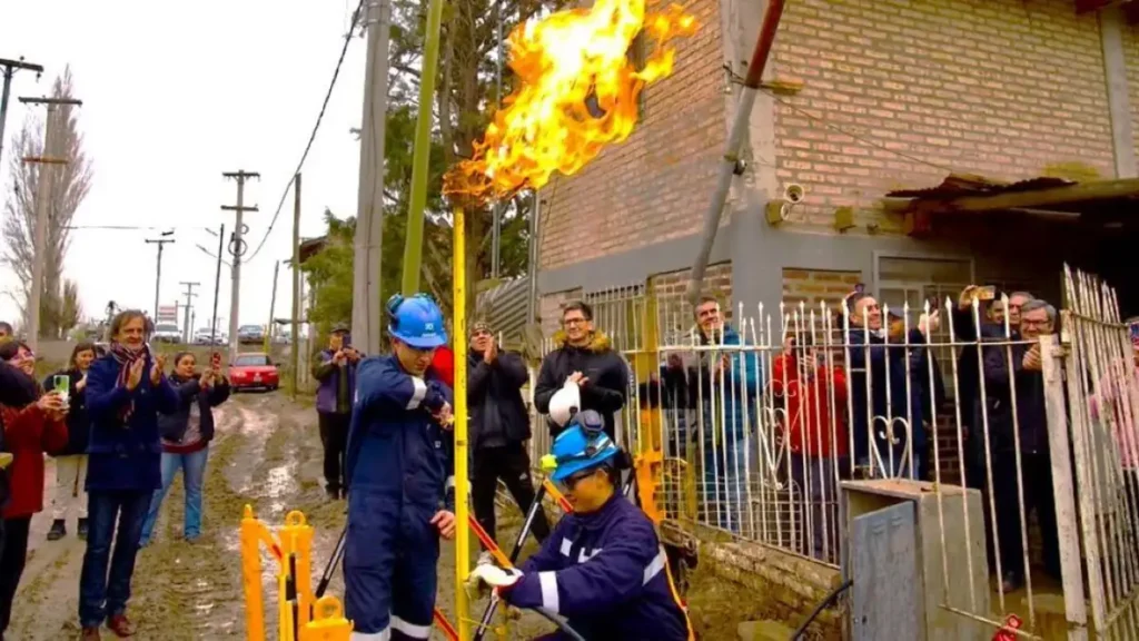 El gas natural llegó a Puente 83 de Cipolletti: 70 familias ya cuentan con el servicio