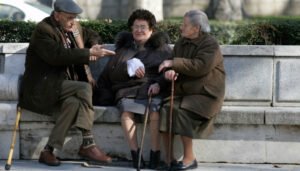 La UCA reveló que el 46% de los hogares con adultos mayores tiene ingresos insuficientes