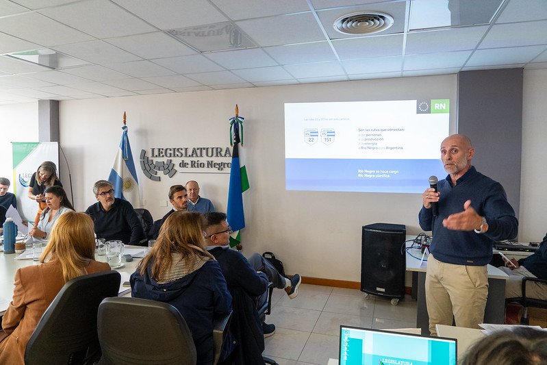 Río Negro avanza en el Parlamento para hacerse cargo de las rutas 22 y 151 durante 20 años