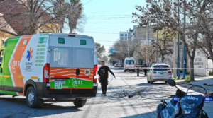 Tragedia en pleno centro de Roca: un ciclista de 33 años murió tras ser atropellado