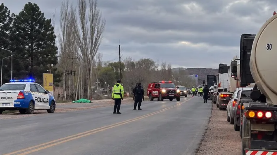 Tragedia en Añelo: murió un hombre tras ser atropellado en la Ruta 17 y el conductor quedó detenido