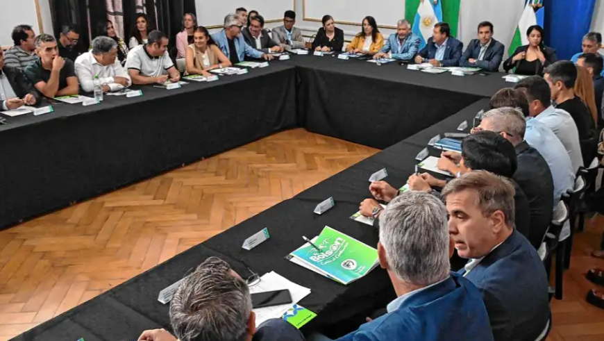 Weretilneck acordó una compensación para 14 municipios por .029 millones mensuales