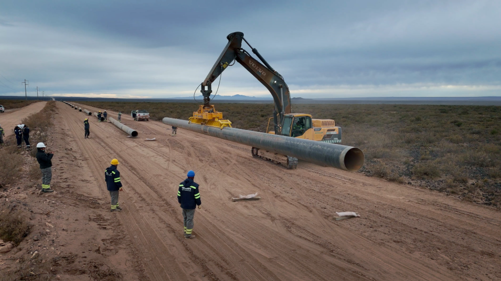 Vaca Muerta: Duplicar Norte completó la soldadura de sus 207 kilómetros y Río Negro prepara fondos para reparar rutas