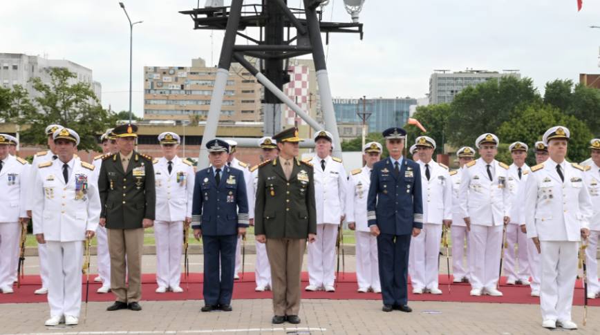 La Armada apartó a militares por una investigación sobre pagos irregulares de haberes por casi .000 millones