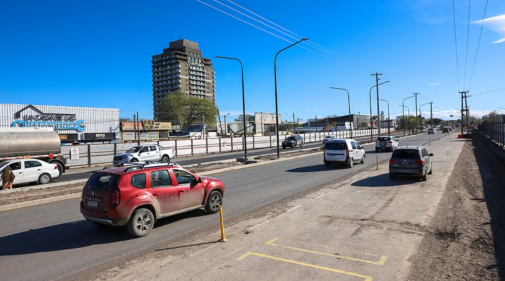 Avenida Mosconi: habilitaron 400 metros y dos cruces para mejorar la circulación en Neuquén