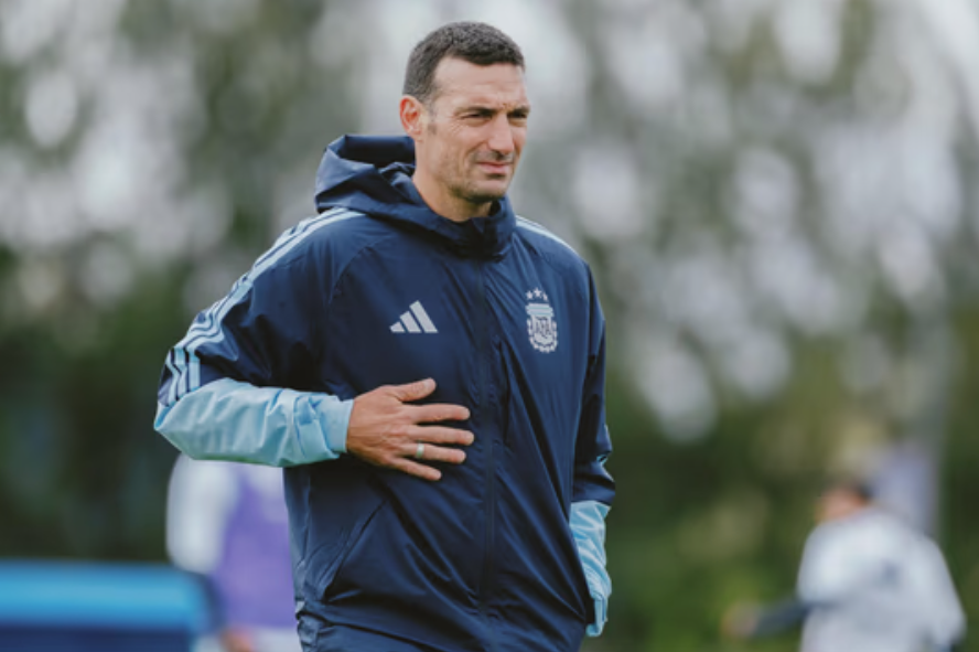 Scaloni rompió el silencio sobre su continuidad en la Selección y habló de Messi