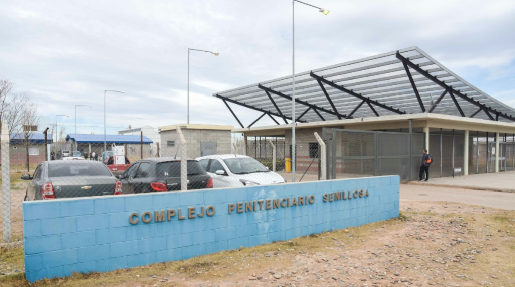 Penal de Senillosa: apartaron a un jefe de seguridad y harán un protocolo para docentes
