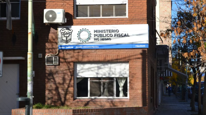 Formularon cargos a un hombre acusado de golpear y amenazar con un cuchillo a su expareja