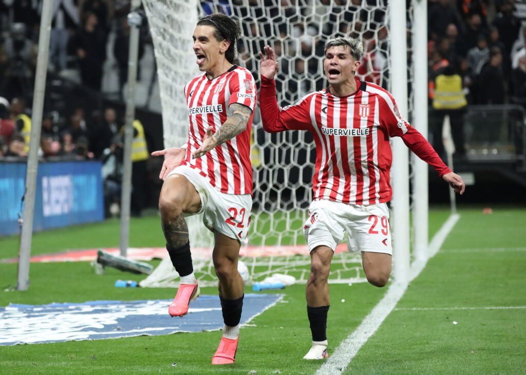 Estudiantes triunfó ante Corinthians en Brasil y clasificó a semifinales de la Copa Liberatadores