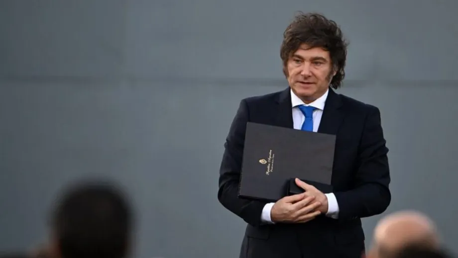 El Presidente viaja a París con gobernadores para la Argentina Week: quiénes integran la comitiva