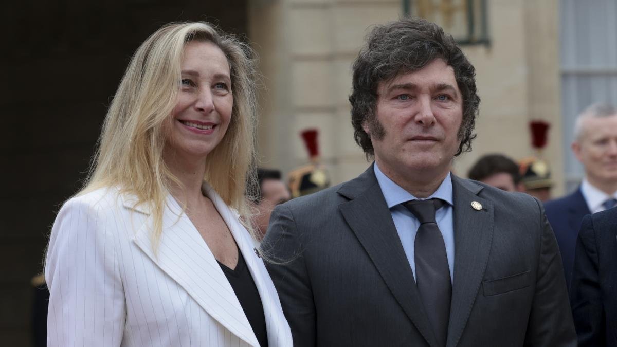 Javier Milei reúne al Gabinete y Karina encabeza la Mesa Política: los temas que estarán en agenda Javier Milei reúne al Gabinete y Karina encabeza la Mesa Política: los temas que estarán en agenda