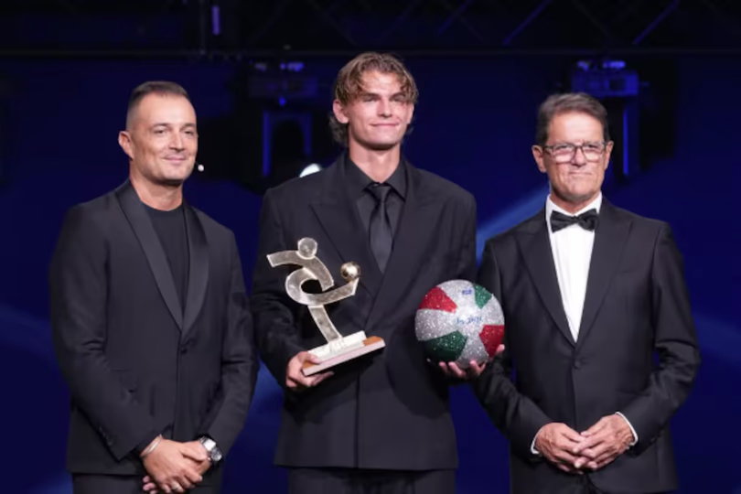 Nico Paz fue elegido como el mejor jugador joven de la Serie A