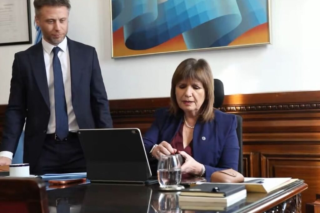 Patricia Bullrich sorprendió al cantar una canción de Lali Espósito tras cuestionar al Gobierno