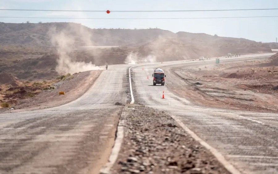 Figueroa reprogramó la firma con las petroleras de Vaca Muerta para financiar obras viales
