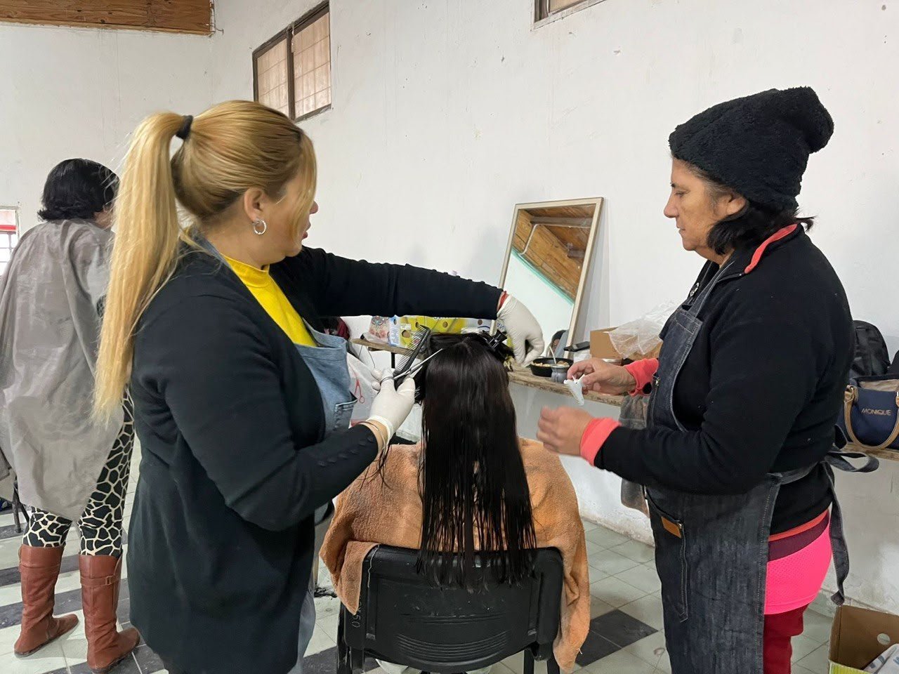 Manos que Trabajan: continúan abiertas las inscripciones para talleres de oficio en barrios de Viedma Manos que Trabajan: continúan abiertas las inscripciones para talleres de oficio en barrios de Viedma